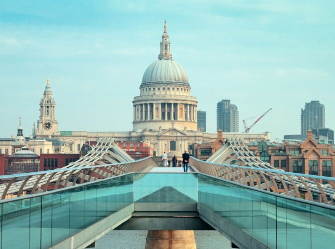 London summer school walking tour st pauls cathedral